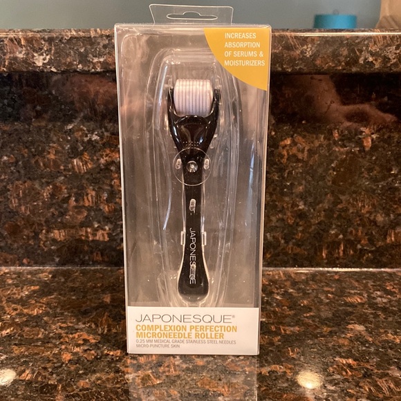Japonesque Complexion Perfection Microneedle Roller - Picture 2 of 6
